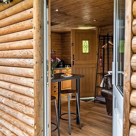 Finest Retreats - Trevoya Cabin 朗斯顿 外观 照片