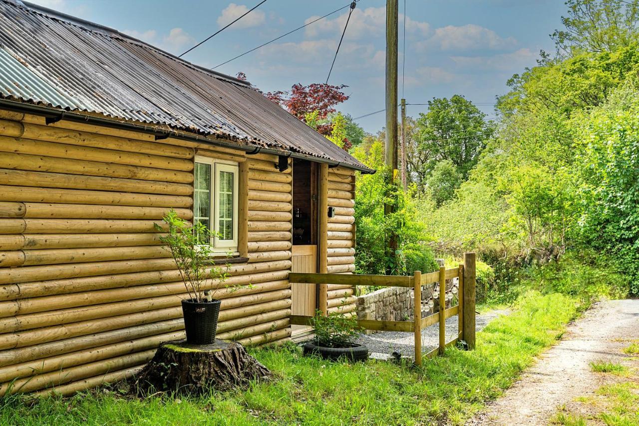 Finest Retreats - Trevoya Cabin 朗斯顿 外观 照片